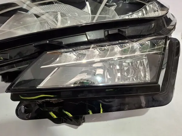 Lâmpada LED Skoda Kodiaq Lado Esquerdo 566941015B image 2