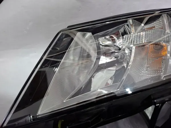 Lâmpada LED Skoda Kodiaq Lado Esquerdo 566941015B image 5