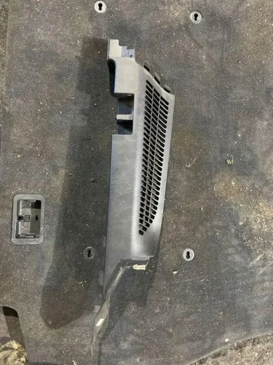 Linke Kofferraumabdeckung OEM 51477114358 BMW X5 E53 2005 image 2
