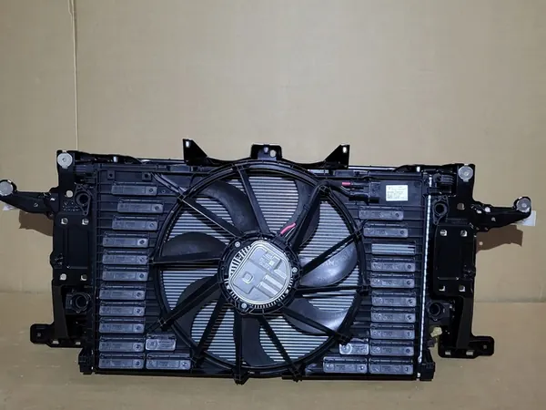 Conjunto de radiadores delantero Porsche Panamera 971 4 E-Hybrid 2016- image 4