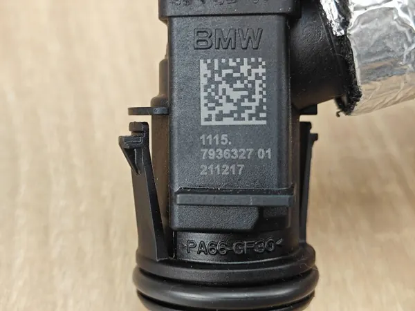Sensor de manguera de purga de aire OEM 7936327 BMW 540i image 4