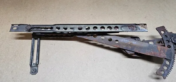 Mercedes-Benz W123 Manivelle de vitre gauche avant OEM 1237201946 image 5