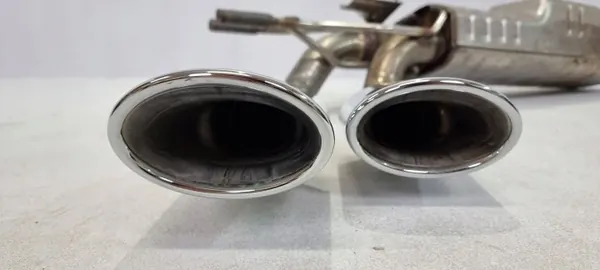 Höger bakljuddämpare OEM A4634901104 Mercedes G W463 AMG image 6