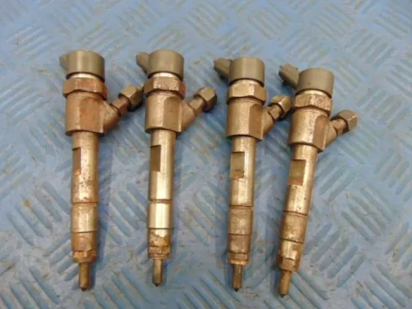 Injecteur Diesel Renault OE OEM 7700111014 image 2