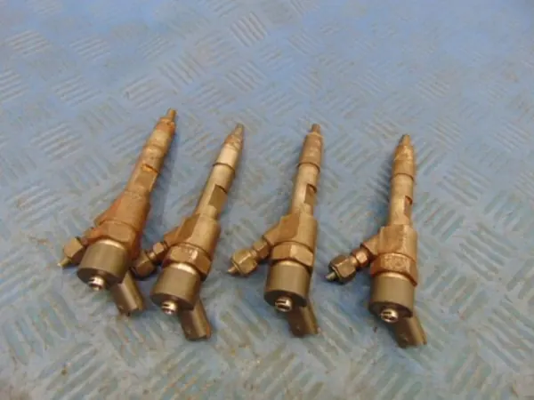 Injecteur Diesel Renault OE OEM 7700111014 image 3