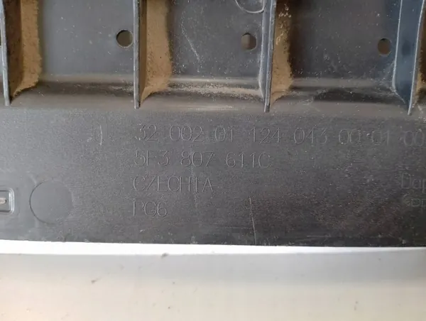 Cache sous pare-chocs Skoda Octavia IV 5E3 OEM 5E3807611C image 9