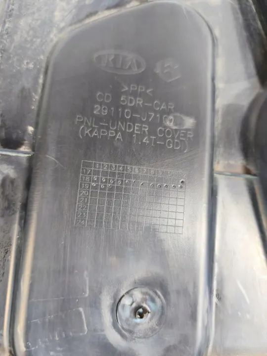 Escudo Motor Kia OEM 29110-J7100 - Usado image 8
