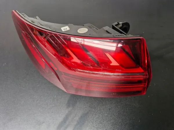 AUDI A4 B9 Kombi Luz Trasera Derecha LED image 3