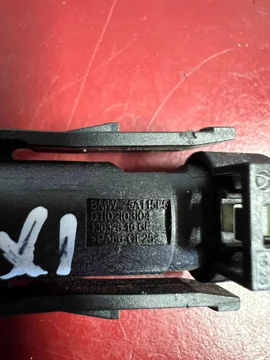 2024 BMW iX Capteur de température du liquide de refroidissement 5A115F5 image 3