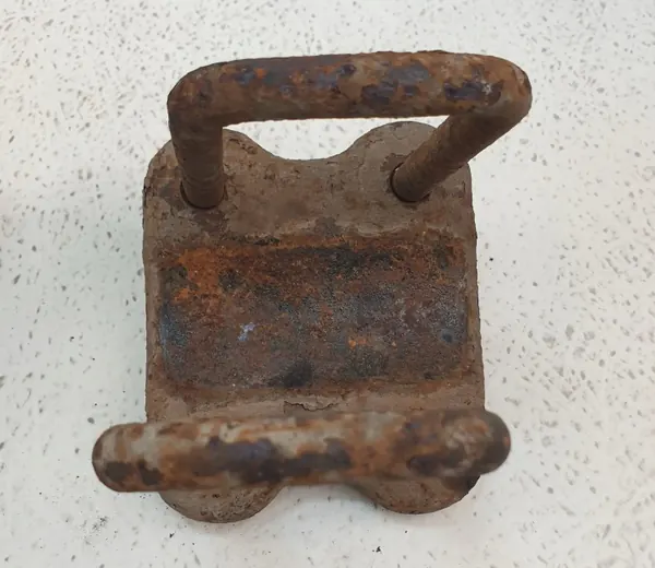 Nissan Navara D40 Achter Veerbeugels OEM FEE3925 image 3