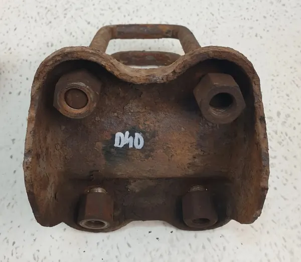 Nissan Navara D40 Achter Veerbeugels OEM FEE3925 image 5
