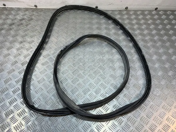 Junta de porta-malas Subaru Ascent OEM FBZ27696 - Usado image 4