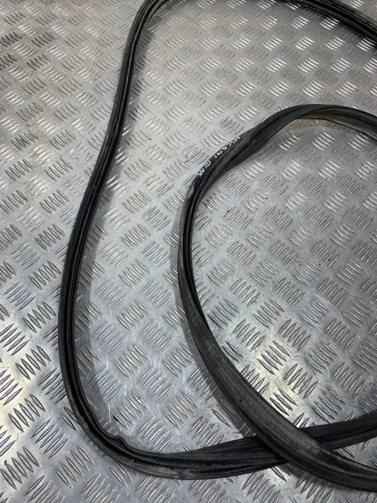 Junta de porta-malas Subaru Ascent OEM FBZ27696 - Usado image 5