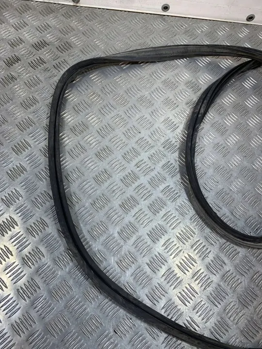 Junta de porta-malas Subaru Ascent OEM FBZ27696 - Usado image 8