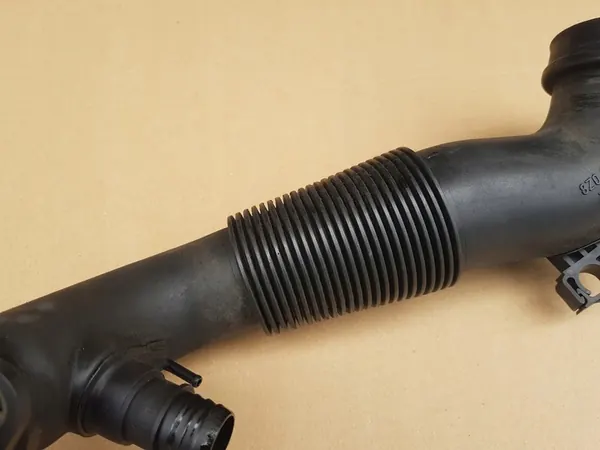 Luftansaugrohr / Audi A2 1.4 TDI AMF 75PS / 8Z0129654L image 3