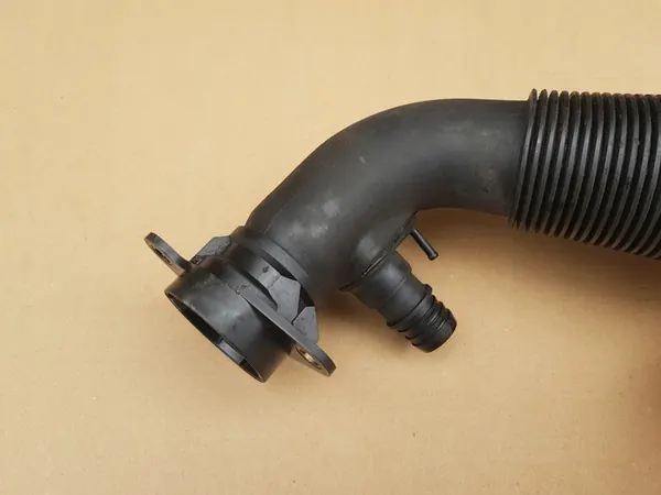 Luftansaugrohr / Audi A2 1.4 TDI AMF 75PS / 8Z0129654L image 4