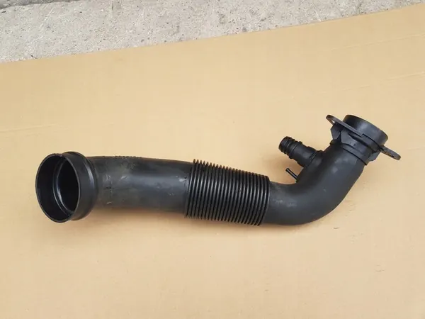 Luftansaugrohr / Audi A2 1.4 TDI AMF 75PS / 8Z0129654L image 5