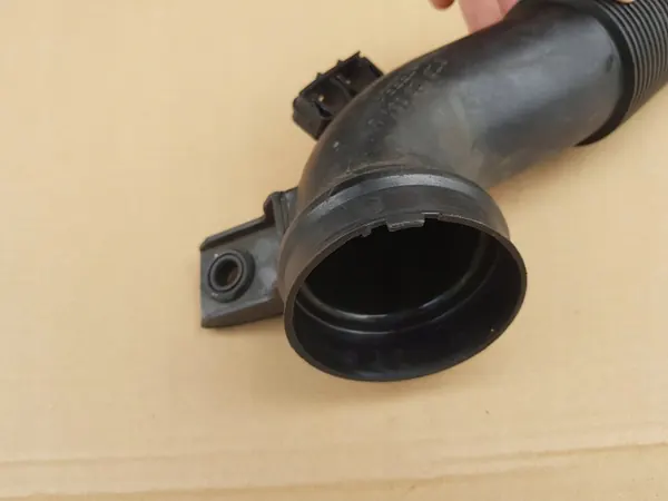 Luftansaugrohr / Audi A2 1.4 TDI AMF 75PS / 8Z0129654L image 6
