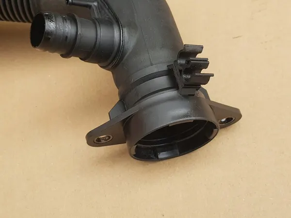 Luftansaugrohr / Audi A2 1.4 TDI AMF 75PS / 8Z0129654L image 8