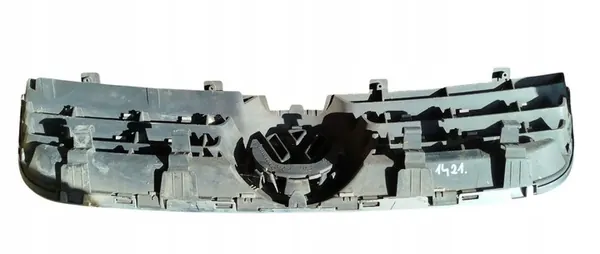 VW Polo IV Front Grill Badge Chrome 6Q0853651F image 2