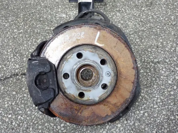 Pivot de direction gauche OEM 2Q0413031EE pour Skoda Fabia IV image 4