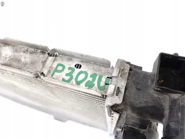 Waterkoeler MB C63 W204 E63 W212 OEM A2185000200 image 10