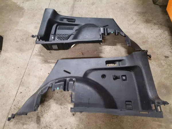 Honda CR-V IV kofferbakzijbekleding OEM 84610-T1G-E011-M1 image 2