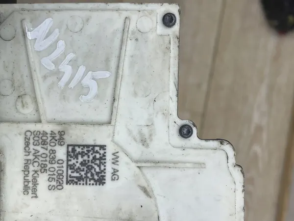 Audi A6 Türschloss Links Hinten 4K0839015S image 2