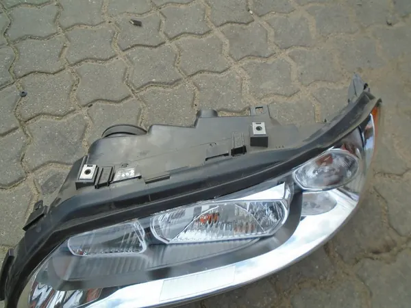 VOLVO S60 V70 II Vasemman etuvalon 30698835 OE 04-08 image 2