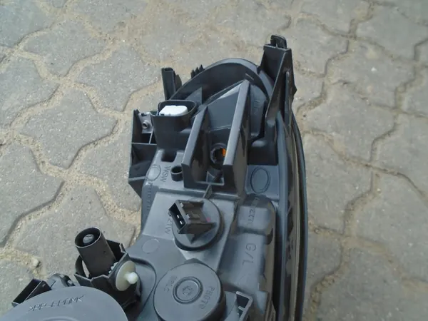 VOLVO S60 V70 II Vasemman etuvalon 30698835 OE 04-08 image 3