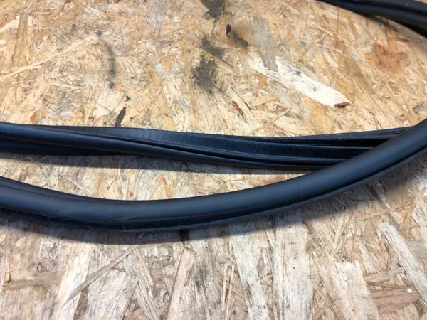 Junta porta-malas BMW F11 OEM 7206554 7297429 - Usado image 3