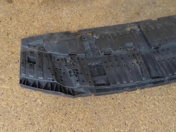 Framstötfångarplatta AUDI Q3 8U 8U0807233E image 2