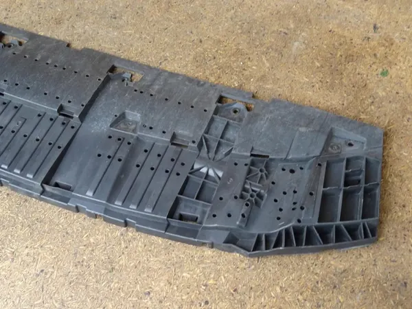 Framstötfångarplatta AUDI Q3 8U 8U0807233E image 3