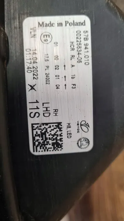 Rechtes Scheinwerfer Skoda Karoq 4042022 image 2