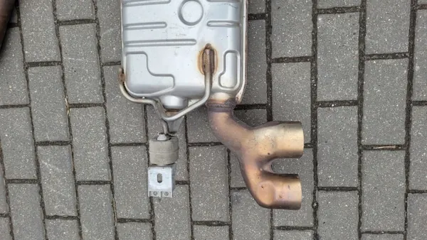 Auspufftopf CUPRA LEON 2.0 TSI OEM 5FA253611A image 10