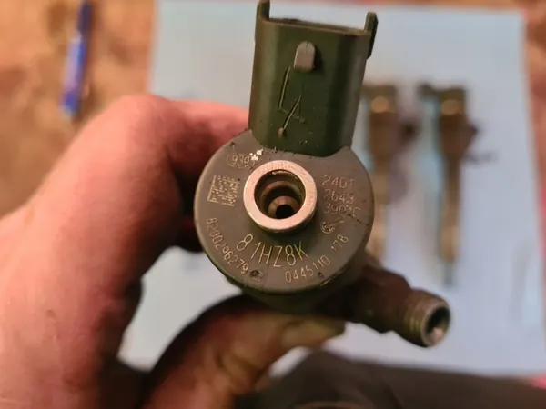 Injecteur 8200296279 Renault Laguna II 1.9 DCI image 2