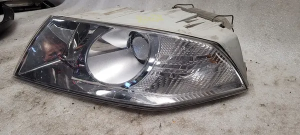 Vasen Etuvalaisin Skoda Octavia II EUR 1Z1941017N image 3