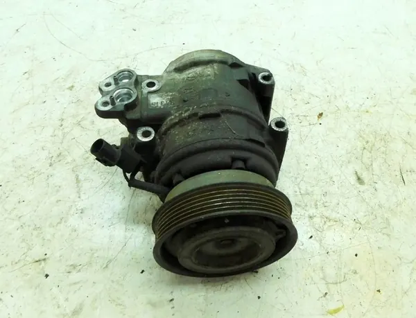 Compresor A/C Hyundai OE 16250-2760J Usado image 9