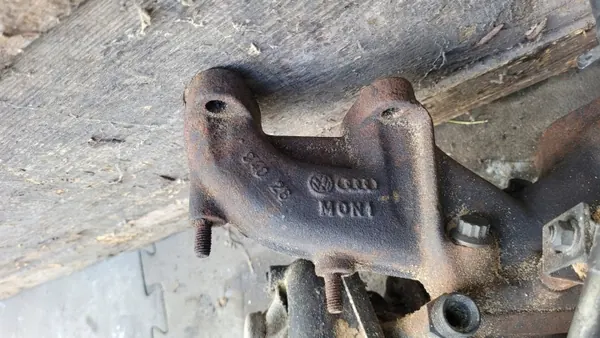 Turbo-pakoputken keräin OEM 068145703G Audi 80 image 3