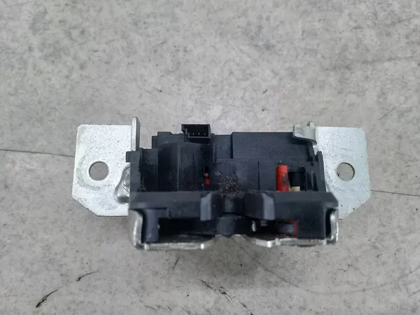 Mercedes W169 Tavaratilan Lukitus OEM A1697400235 image 4
