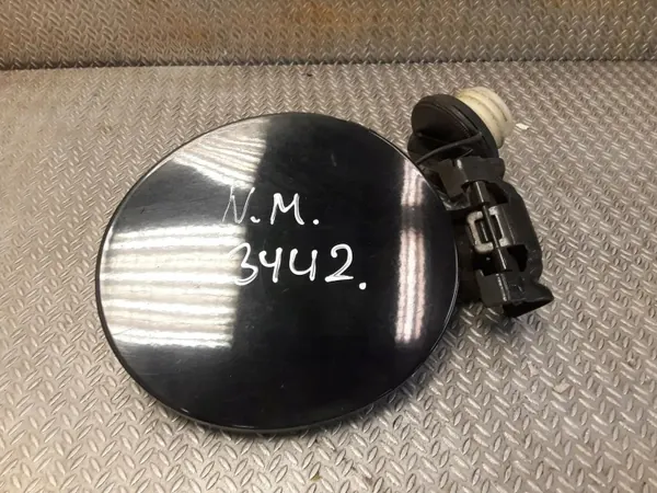 Nissan MDY6120 Tankklappenverschluss - Gebrauchtes OEM-Teil image 2