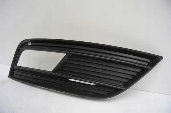 Farol Halógeno Direito com Grelha Audi A4 B8 2.0 TDI OEM image 4