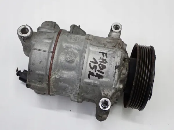 Compressor AC usado OEM 5Q0820803E para Skoda Fabia III image 3