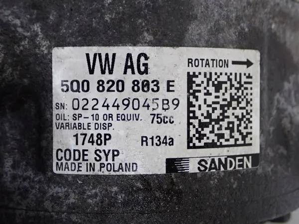 Compressor AC usado OEM 5Q0820803E para Skoda Fabia III image 4