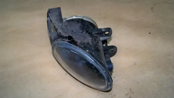 VW Passat B6 06R Halógeno Direito image 2