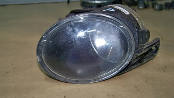 VW Passat B6 06R Halógeno Direito image 3