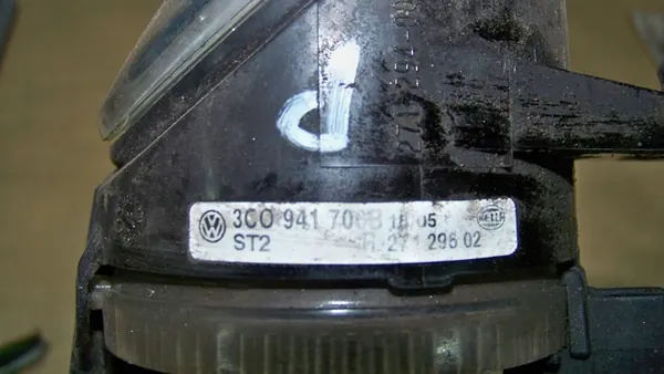 VW Passat B6 06R Halógeno Direito image 5