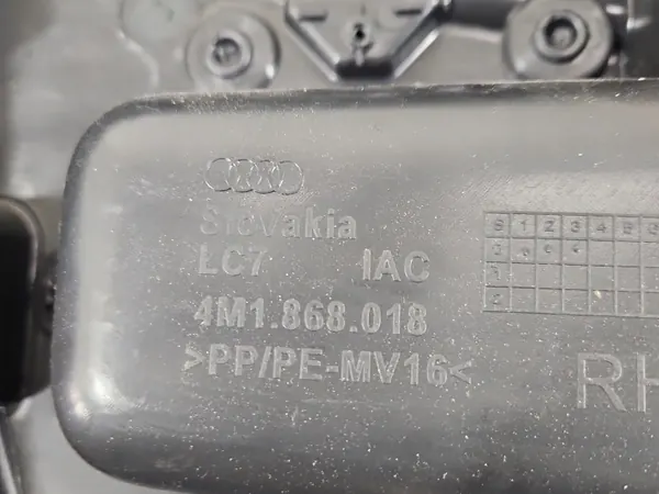 Audi Q7 II Oikea Etuoven Verhoilu OEM 4M1868018 image 5