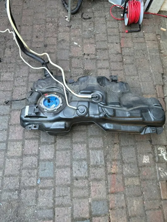 Brandstoftank OEM 2Q0201085A voor VW Taigo 2G7 image 2