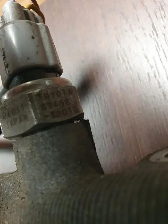 Capteur de pression de carburant Toyota Avensis 89458-32010 image 3